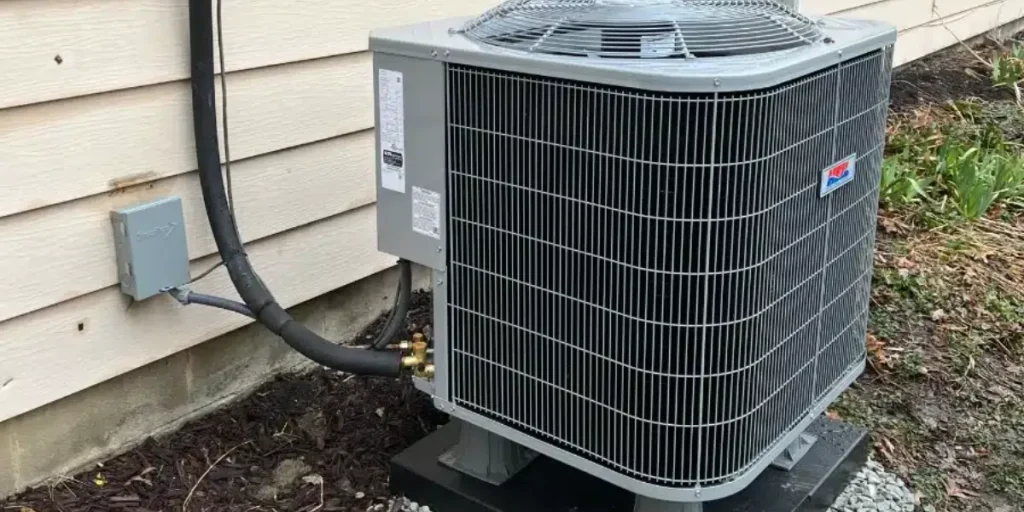 Air conditioner producing moldy smell